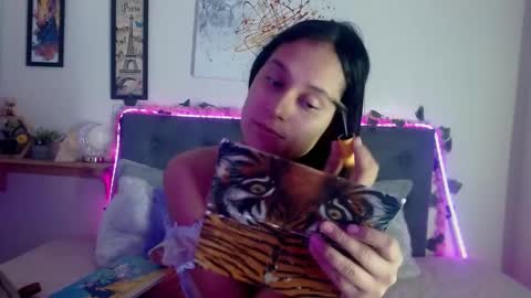 V A L E N T I N I online show from 11/09/25, 08:07