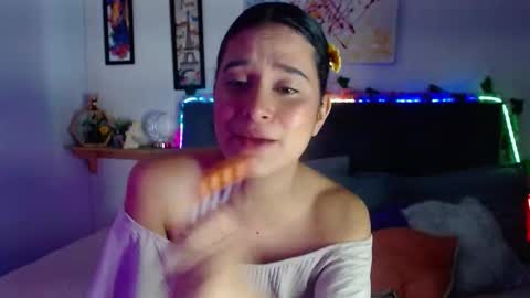 V A L E N T I N I online show from 11/25/25, 07:36