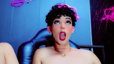 Marian online show from 11/21/25, 04:27