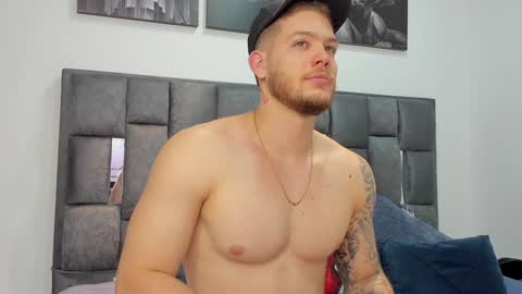 Snapshot of valentino_ferrari28 chatting on 12/02/24, 11:29 Valentino Ferrari online show from 12/02/24, 11:29