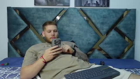 Valentino Ferrari online show from 10/17/25, 02:04