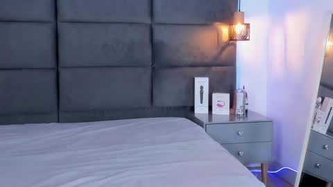 valentino moon online show from 10/14/25, 03:18