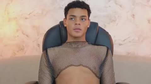 valentino_thompson online show from 09/24/25, 07:50