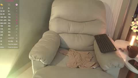 Valentino online show from 02/27/25, 02:10