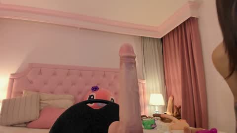 Vale Toro  online show from 12/28/24, 10:25