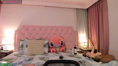 Vale Toro  online show from 11/17/25, 10:43