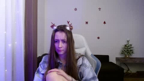 Snapshot of valents_cherry chatting on 12/15/24, 04:15 Valentina online show from 12/15/24, 04:15