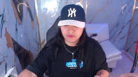 valeri_harpers4 online show from 10/31/25, 11:22