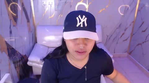 valeri_harpers4 online show from 11/20/25, 12:16