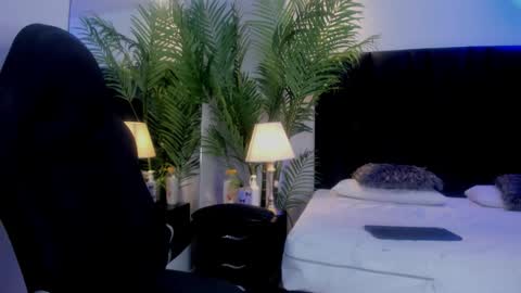 valeri_tafur online show from 10/11/25, 11:31