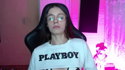 Snapshot of valeria_mendozza chatting on 12/31/24, 05:44 online show from 12/31/24, 05:44