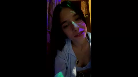 Snapshot of valeria_mendozza chatting on 01/01/25, 07:41 online show from 01/01/25, 07:41