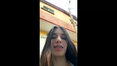 Snapshot of valeria_mendozza chatting on 01/01/25, 11:16 online show from 01/01/25, 11:16