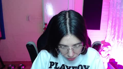 Snapshot of valeria_mendozza chatting on 01/12/25, 04:31 online show from 01/12/25, 04:31