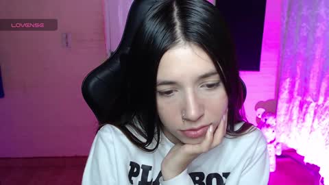 Snapshot of valeria_mendozza chatting on 02/05/25, 05:41 online show from 02/05/25, 05:41