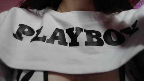 Snapshot of valeria_mendozza chatting on 02/11/25, 08:05 online show from 02/11/25, 08:05