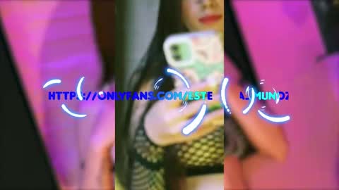 Snapshot of valeria_mendozza chatting on 03/10/25, 08:04 online show from 03/10/25, 08:04