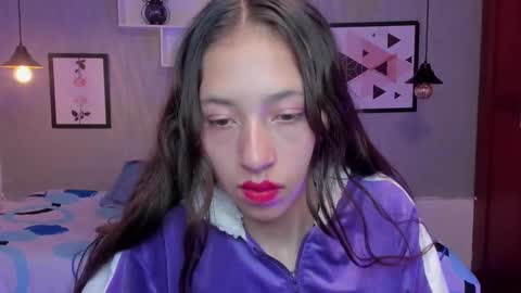 Snapshot of valeria_rossi7 chatting on 02/17/25, 05:43 Valeria online show from 02/17/25, 05:43