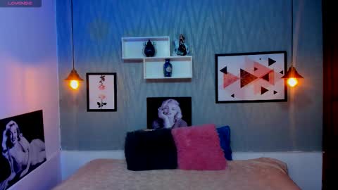 Valeria online show from 11/16/25, 01:55