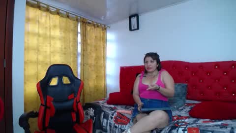 Snapshot of valeria_s19 chatting on 10/27/25, 09:19 Valeria online show from 10/27/25, 09:19