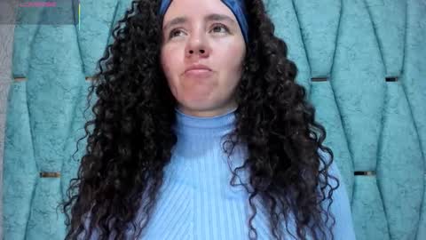 Snapshot of valeriaa_soler chatting on 10/12/25, 01:21 Valeria online show from 10/12/25, 01:21