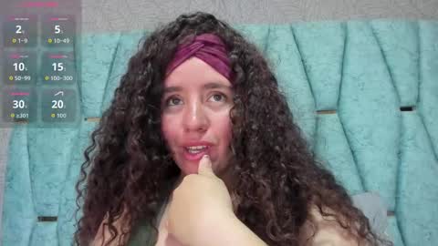 Snapshot of valeriaa_soler chatting on 10/17/25, 02:52 Valeria online show from 10/17/25, 02:52