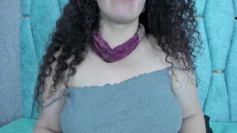 Snapshot of valeriaa_soler chatting on 10/25/25, 04:13 Valeria online show from 10/25/25, 04:13