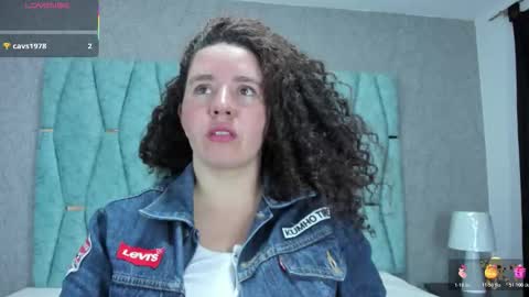 Snapshot of valeriaa_soler chatting on 11/05/25, 01:22 Valeria online show from 11/05/25, 01:22