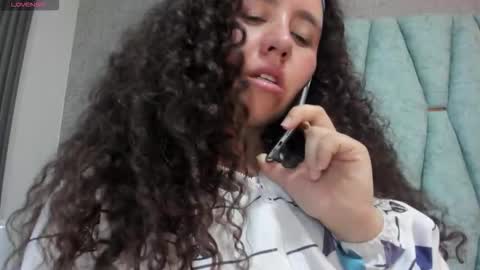 Snapshot of valeriaa_soler chatting on 11/10/25, 08:30 Valeria online show from 11/10/25, 08:30