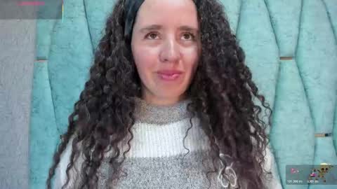 Snapshot of valeriaa_soler chatting on 11/18/25, 04:00 Valeria online show from 11/18/25, 04:00