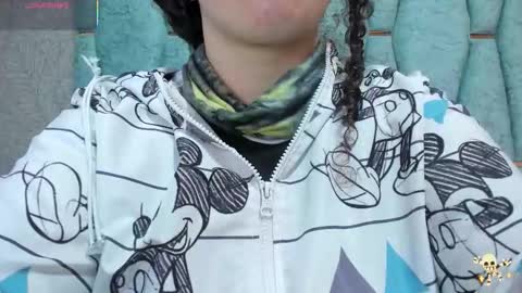 Snapshot of valeriaa_soler chatting on 11/19/25, 03:56 Valeria online show from 11/19/25, 03:56