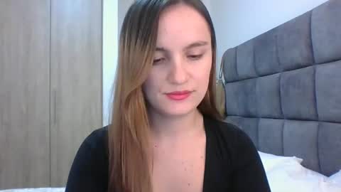 Snapshot of valeriafrannco chatting on 02/18/25, 05:20 valeriafrannco online show from 02/18/25, 05:20