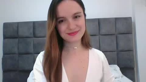 Snapshot of valeriafrannco chatting on 03/08/25, 04:23 valeriafrannco online show from 03/08/25, 04:23