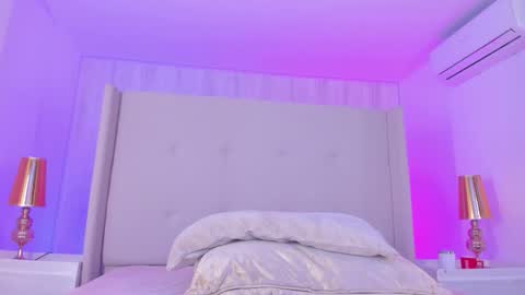 Valeria online show from 11/13/25, 12:04