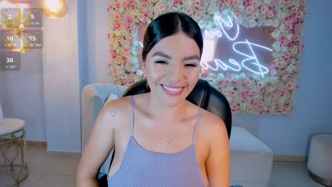 Snapshot of valeriaroldanx chatting on 02/05/25, 03:23 Valeria online show from 02/05/25, 03:23
