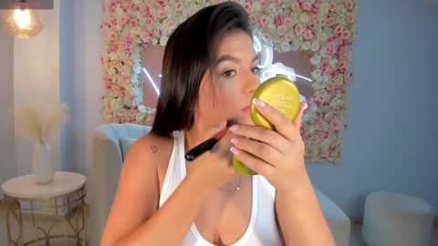 Snapshot of valeriaroldanx chatting on 02/09/25, 11:04 Valeria online show from 02/09/25, 11:04
