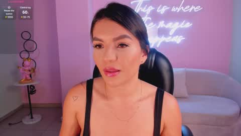 Snapshot of valeriaroldanx chatting on 02/25/25, 03:20 Valeria online show from 02/25/25, 03:20