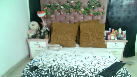 La valerie26 online show from 09/19/25, 12:50