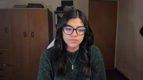 Snapshot of valerie__sky chatting on 01/08/25, 03:29 Val online show from 01/08/25, 03:29