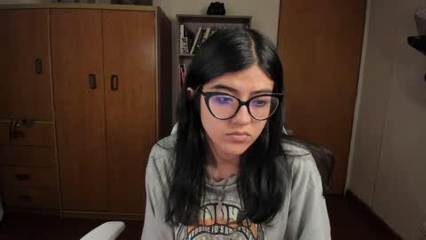 Snapshot of valerie__sky chatting on 01/17/25, 03:55 Val online show from 01/17/25, 03:55