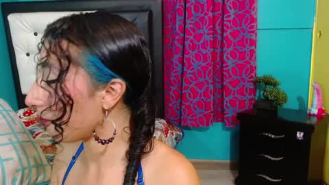Snapshot of valerie_mase chatting on 01/22/25, 07:24 vale online show from 01/22/25, 07:24