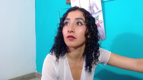 Snapshot of valerie_mase chatting on 02/21/25, 08:05 vale online show from 02/21/25, 08:05
