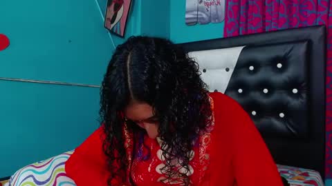 Snapshot of valerie_mase chatting on 09/10/25, 06:30 vale online show from 09/10/25, 06:30