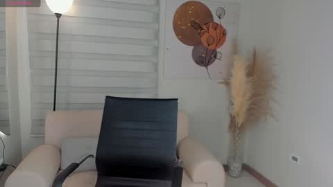 Snapshot of valerieaustin chatting on 01/15/25, 05:08 call me Val online show from 01/15/25, 05:08