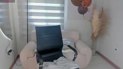 Snapshot of valerieaustin chatting on 01/15/25, 05:05 call me Val online show from 01/15/25, 05:05