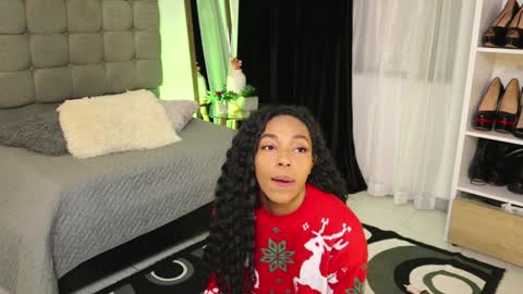 Snapshot of valeriebony chatting on 12/16/24, 04:02 Valerie Style3 online show from 12/16/24, 04:02