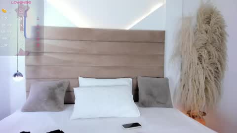 Snapshot of valeriediazx chatting on 03/05/25, 12:11 valeri online show from 03/05/25, 12:11