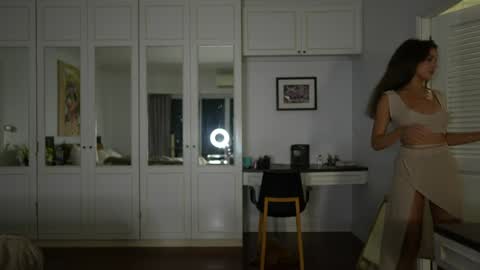 Snapshot of valerieh chatting on 10/16/25, 02:29 Valerie online show from 10/16/25, 02:29