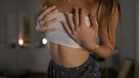 Snapshot of valerieh chatting on 10/23/25, 03:28 Valerie online show from 10/23/25, 03:28