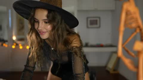 Snapshot of valerieh chatting on 10/31/25, 03:18 Valerie online show from 10/31/25, 03:18